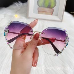 Fashion Diamond rimless Trimmed Sunglasses Women's Fashion Anti UV Slimming Sunglasses (colour: Gradual purple)